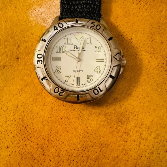 Bass Clip on Stainless Steel Watch with Compass Outdoors Golf - Picture 2 of 7